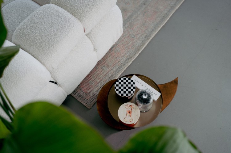 sklejkie-wooden-plant-stand-01